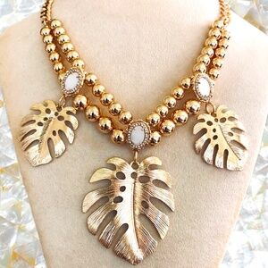 LILLY PULITZER NECKLACE NWT EXQUISITE MONSTERA LEAF NECKLACE ⭐️JUNGLE VIBE GOLD